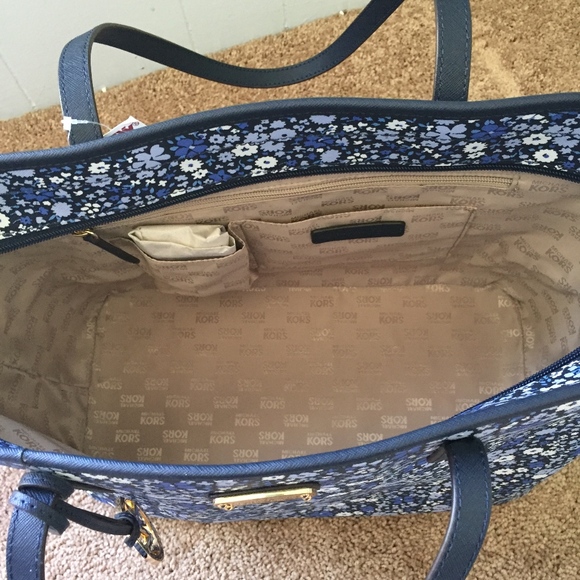 Michael Kors Navy Floral Emry Tote - Picture 8 of 8